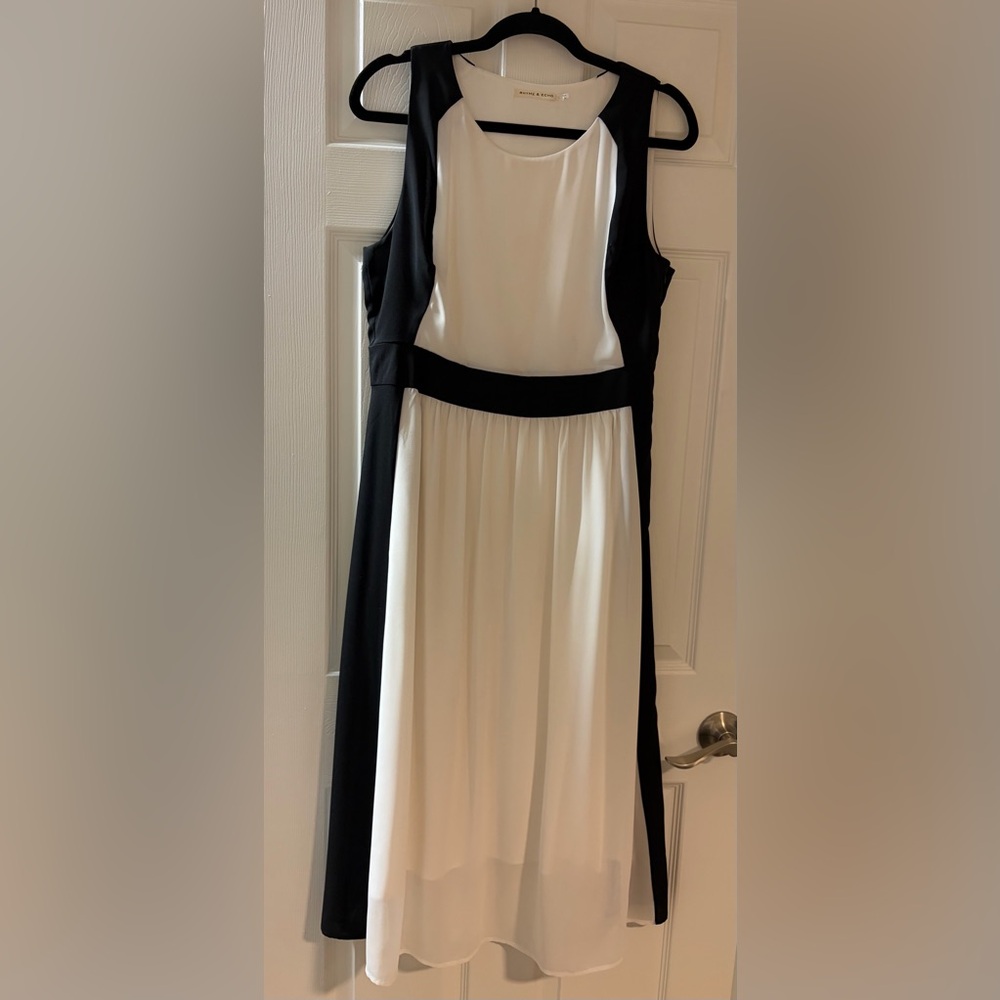 Beautiful Long, Sleeveless, Black & White Rhyme & Echo Formal Dress.